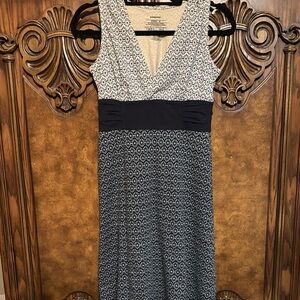 Patagonia Black and Blue V-Neck Sheath Dress